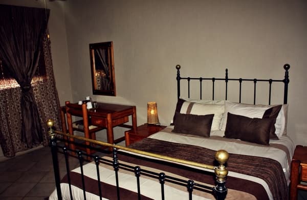 Luxury double room at Safari Travelodge in Kuruman